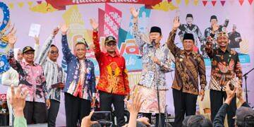 Menduniakan Potensi Khas Pantura Lamongan, Festival Nasi Muduk dan Sendagagung Batik Carnival.