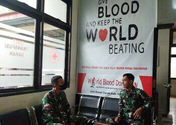 KOMCAD Ikuti Donor Darah dalam Rangka Peringatan Hari Juang TNI-AD Ke-77 Kodim 0731/ Kulonprogo