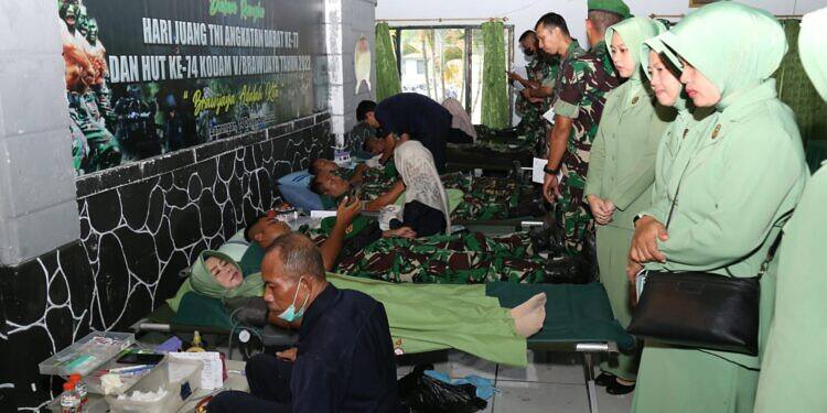 Peringati HJK TNI AD ke-77 dan HUT Kodam V/Brawijaya ke-74 , Kodim 0812/Lamongan Gelar Baksos Donor Darah