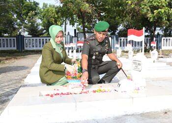 Peringati Hari Juang TNI AD Ke-77 Tahun 2022. Kodim 0812/Lamongan Gelar Upacara Ziarah Tabur Bunga