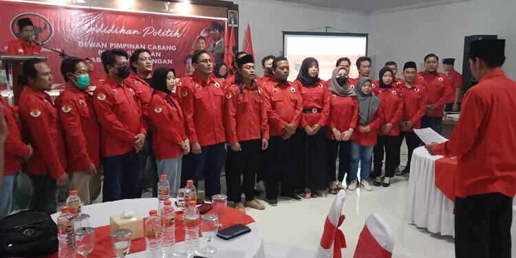 Gelar Pendidikan Politik dan Pelantikan Sayap Partai, Ini Pesan Ketua DPC PDIP Lamongan