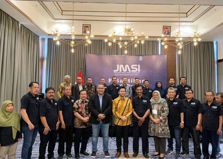 Resmi Dilantik Pengurus JMSI Jatim 2022-2027, Wagub Emil Ajak Ciptakan Ruang Digitalisasi Kondusif