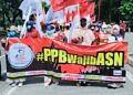 Ratusan PPB Demo KKP Tuntut Jadi ASN.