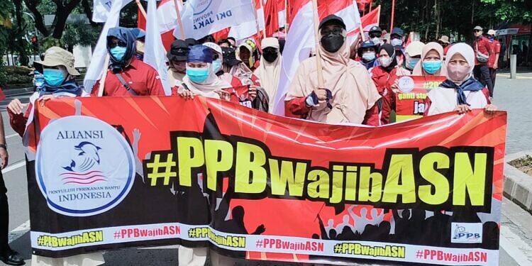 Ratusan PPB Demo KKP Tuntut Jadi ASN.
