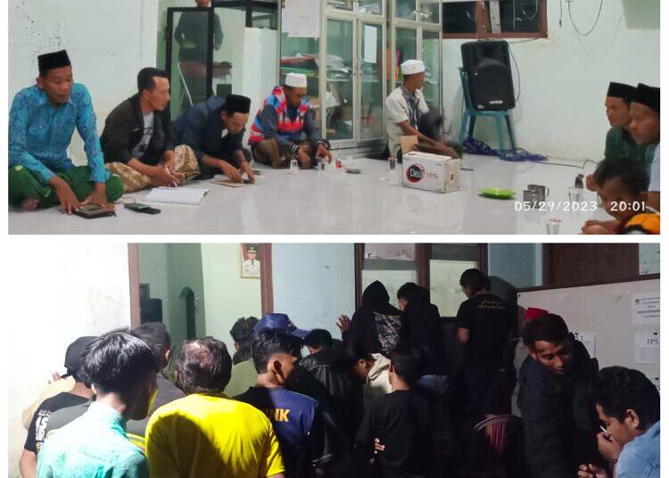 Geram !! Luapkan Persoalan Desa, Warga Masyarakat Geruduk Balai Desa Kepudibener-Turi, Lamongan.