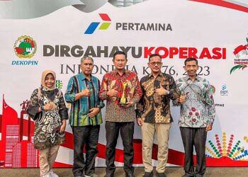 Peringatan Harkopnas ke-76 Tahun 2023, Bupati Yes Terima Penghargaan Pembina Koperasi Andalan.