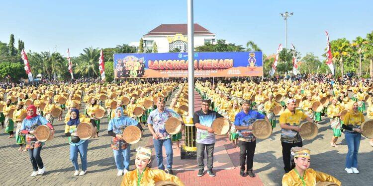 Lamongan Menari Gelar 1.569 Penari Boran, Berhasil Pecahkan Rekor Muri.