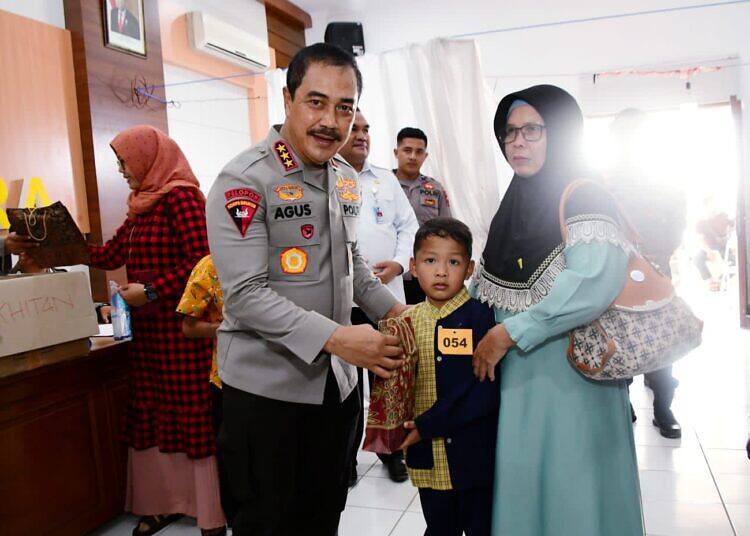 Wakapolri Gelar Bakti Sosial dan Kesehatan di Kabupaten Blora