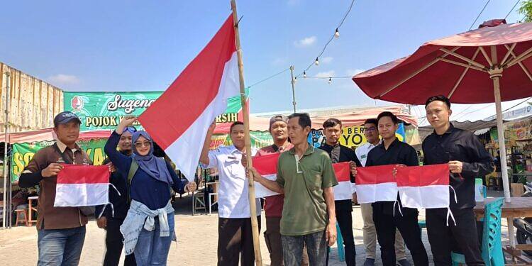 Ratusan Bendera Dibagikan JMSI dan IPSI Untuk Peringati HUT RI ke 78.