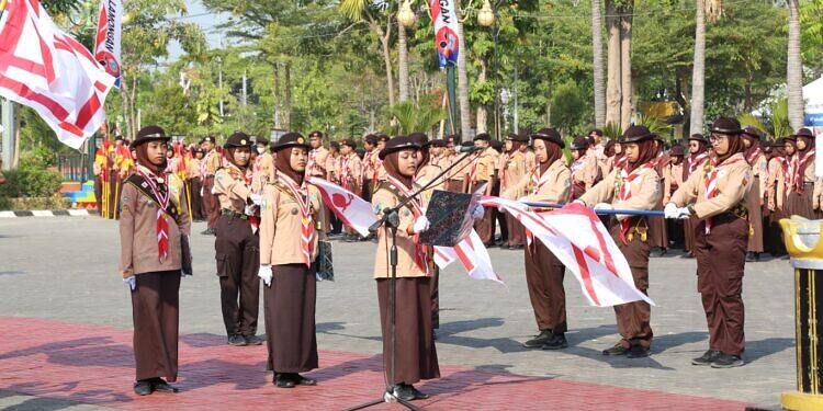 Dandim 0812 Lamongan Hadiri Apel Hari Pramuka ke-62 di Alun alun Kabupaten Lamongan