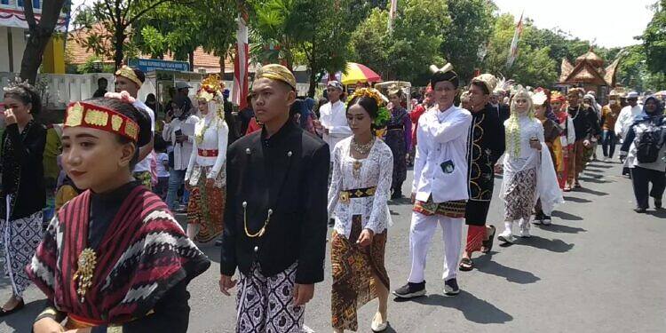 Karnaval 2023 Bertema “Maju Terus Untuk Lamongan Megilan”