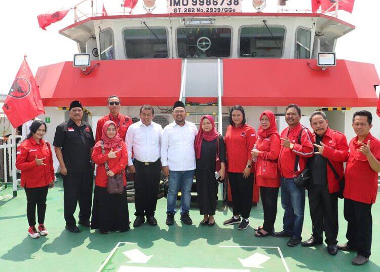 Gelar Pengobatan Gratis dan Baksos, DPC PDIP Gresik Bersama RS Apung Laksamana Malahayati “Perduli Wong Cilik”