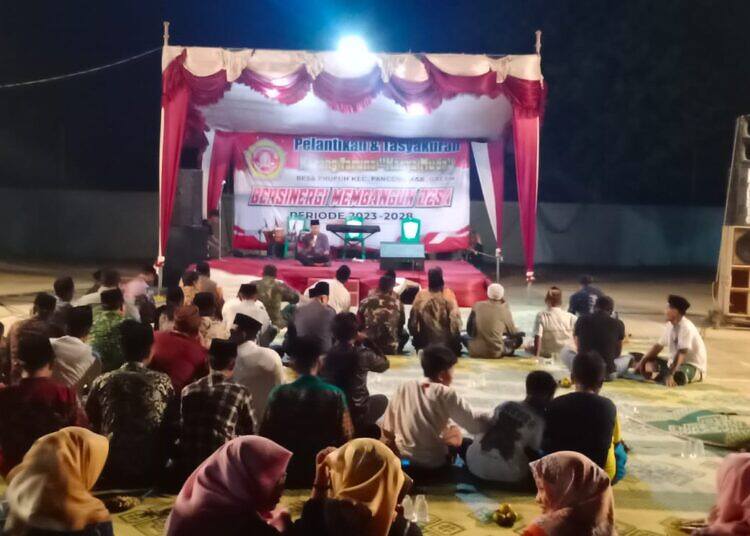 Berkah Hujan Tetap Hikmat, Malam Tasyakuran Pelantikan Karang Taruna Karya Muda Desa Prupuh Gresik.