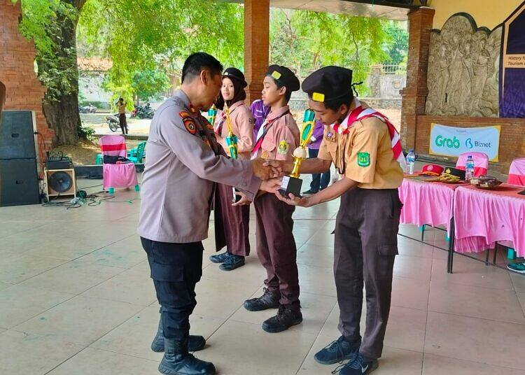 Ikuti Penutupan KTSF 2023, Kapolsek  Mojoroto Serahkan Piala kepada Para Juara