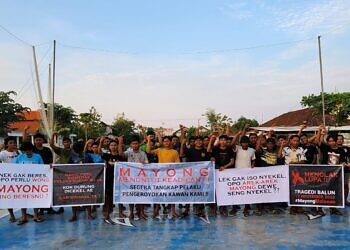 Pemuda Desa Mayong Tuntut Keadilan Tangkap Pelaku Pengeroyokan Tim Bola Voli di Balun Turi.