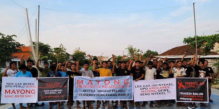 Pemuda Desa Mayong Tuntut Keadilan Tangkap Pelaku Pengeroyokan Tim Bola Voli di Balun Turi.