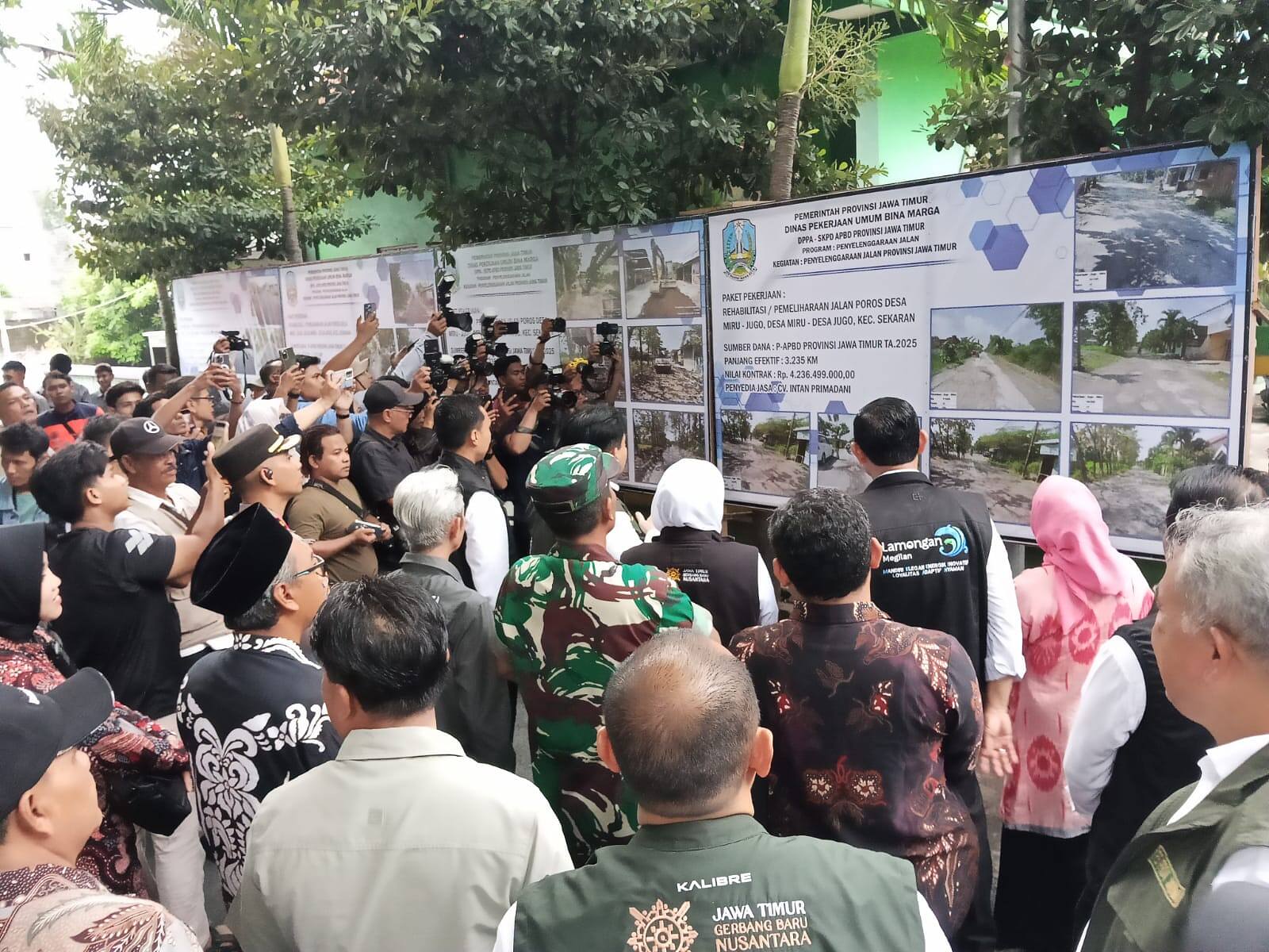 Gubernur Jawa Timur Hadiri Peresmian Rehabilitas jalan Poros Miru–Jugo,Sekaran Lamongan