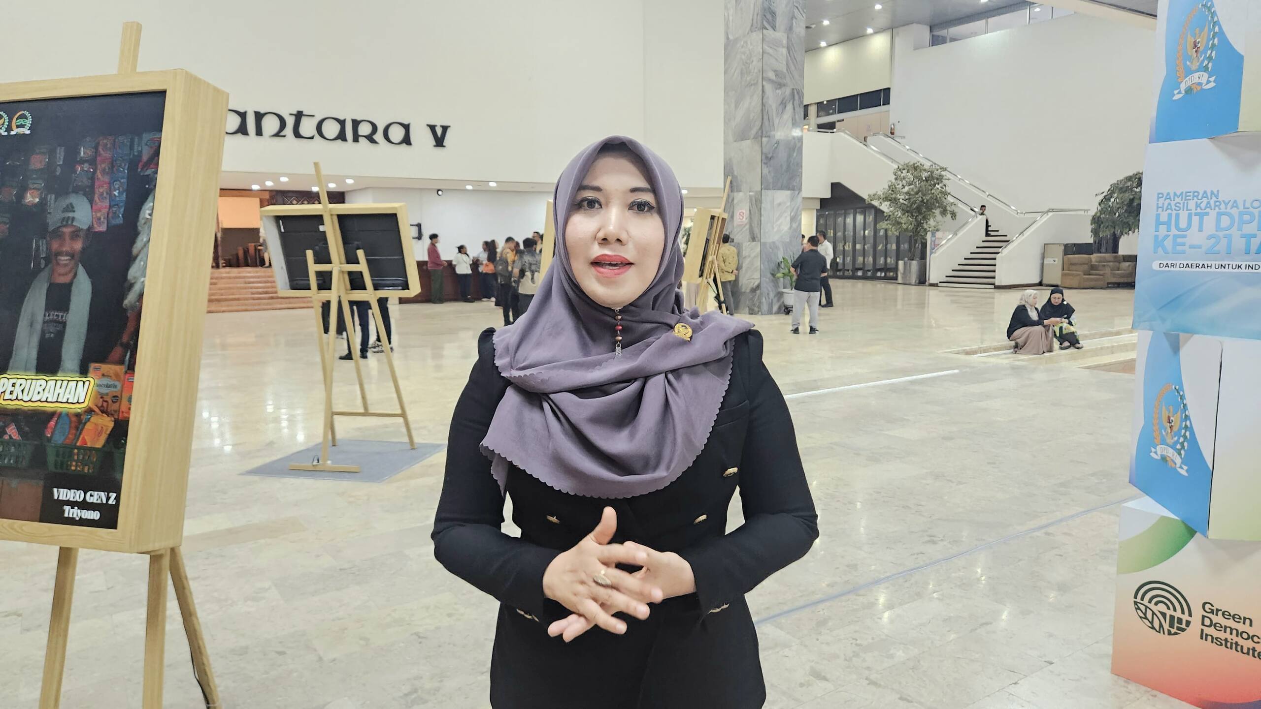 Gubernur Khofifah Raih Penghargaan DPD RI, Ning Lia: Kepeduliannya pada Perempuan dan Anak Layak Diapresiasi