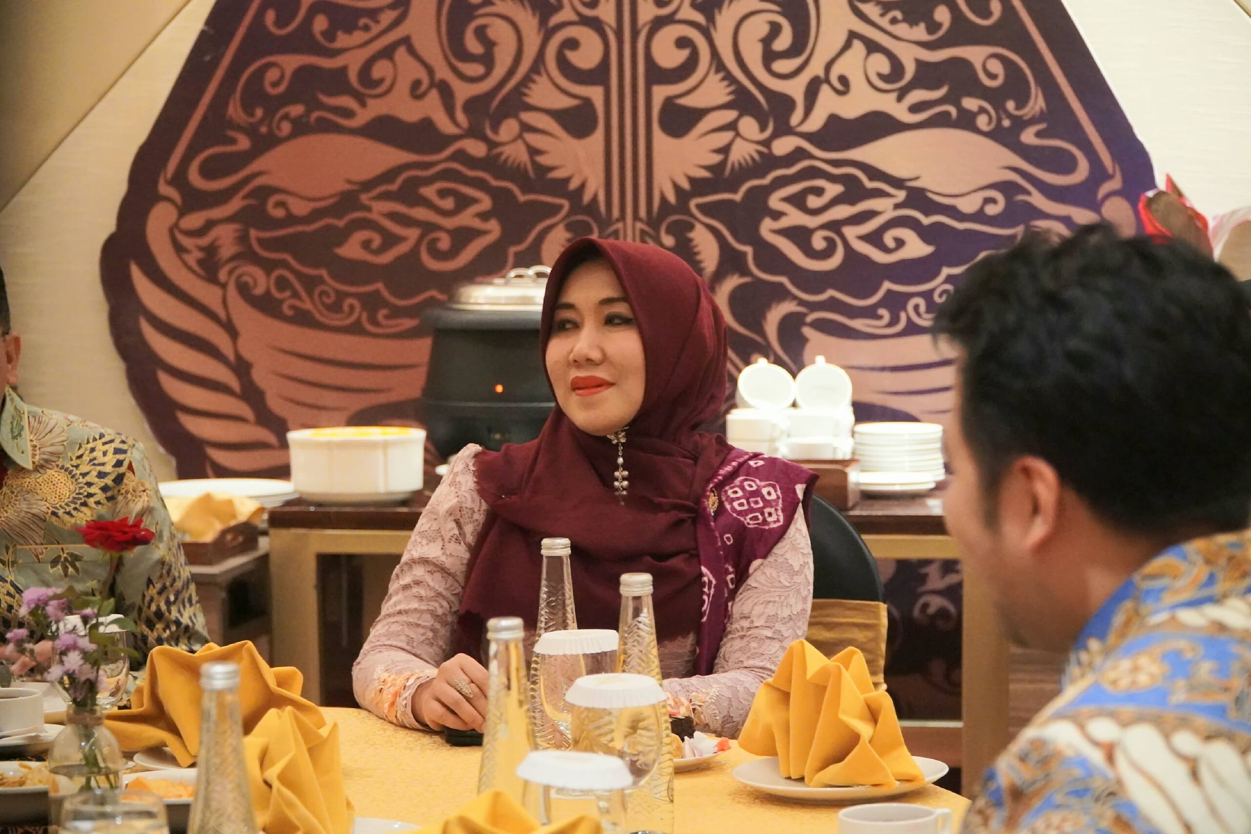 Apresiasi Lia Istifhama: Ekonomi Jatim Melesat, Ekspansi ke Singapura Dinilai Tepat