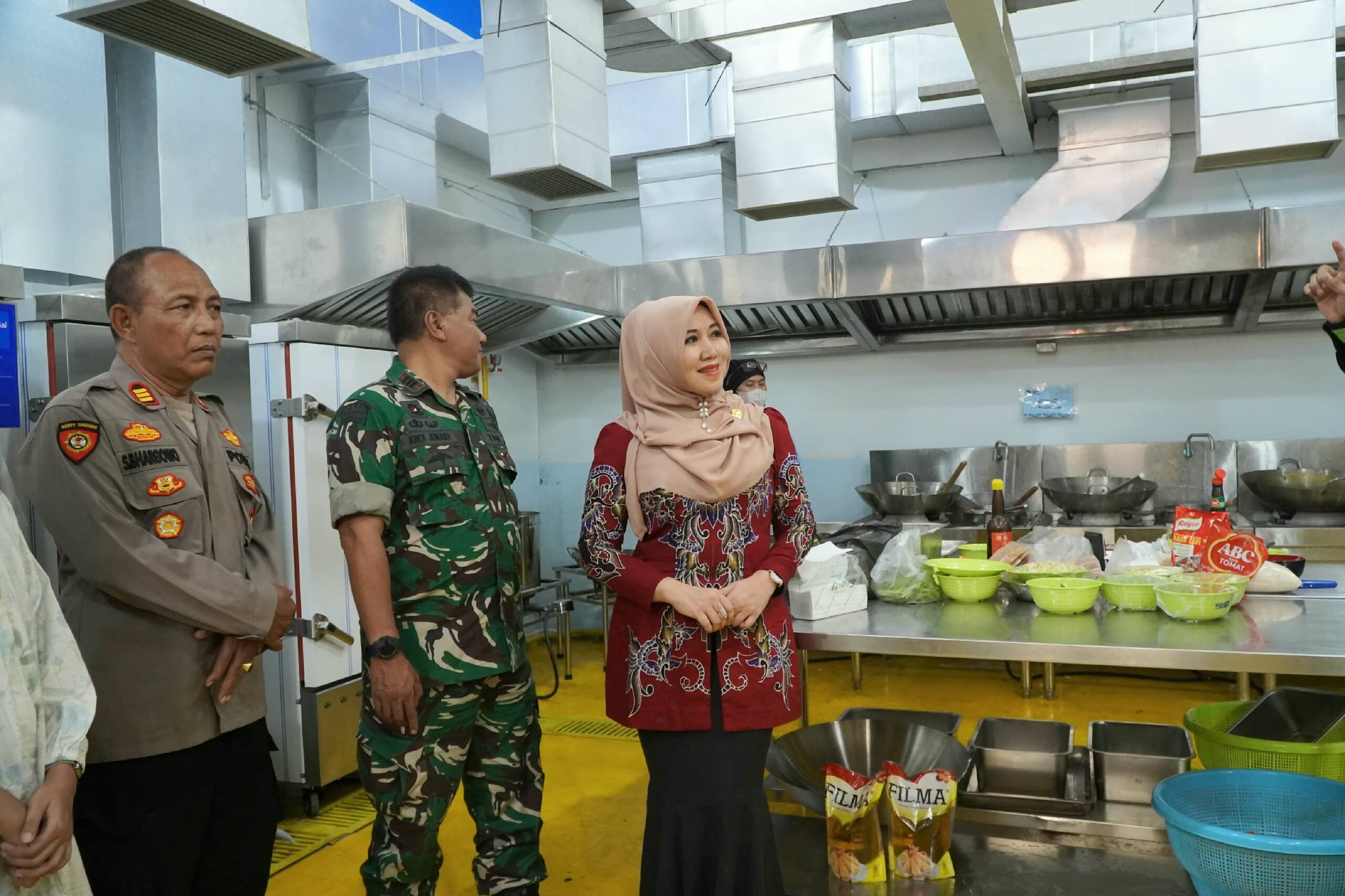 Sinergi untuk Anak Sehat, Lia Istifhama Resmikan “Dapur Sehat BGN” di Kota Pahlawan