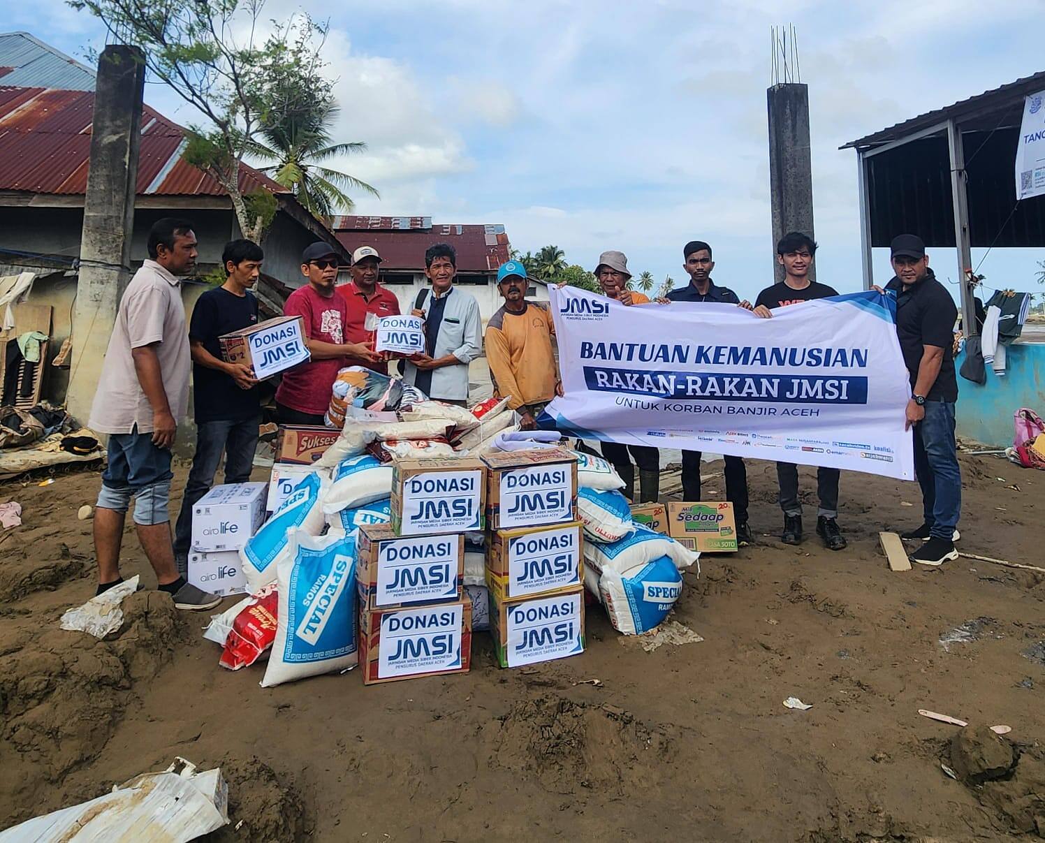 JMSI Peduli Korban Banjir Bandang di Pidie Aceh