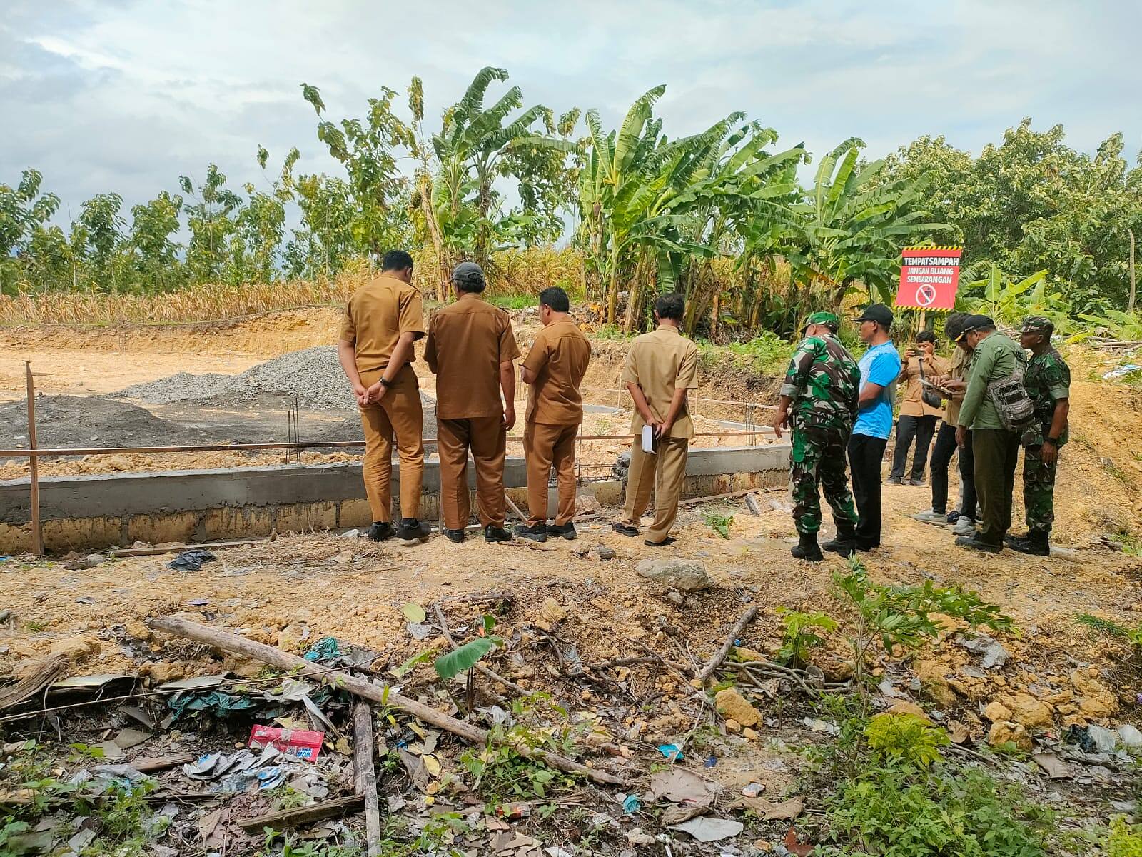Dukung Ketahanan Ekonomi Desa, Danramil Ngimbang Kawal Survey Lahan Pembangunan KDKMP