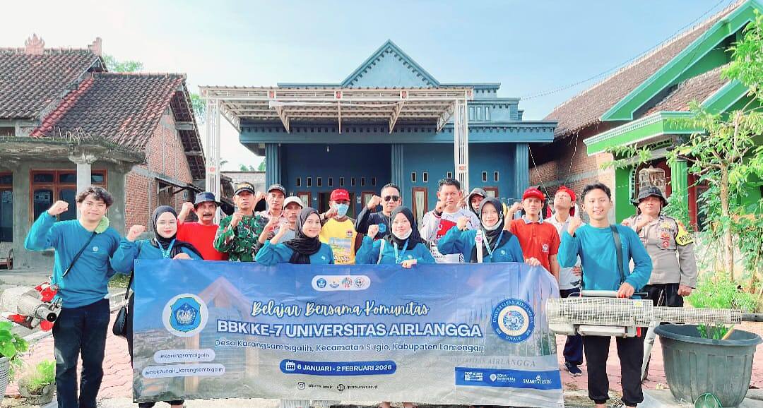 Cegah DBD, TNI-Polri Bersama Nakes dan Mahasiswa KKN UNAIR Gelar Fogging di Desa Karangsambigaleh