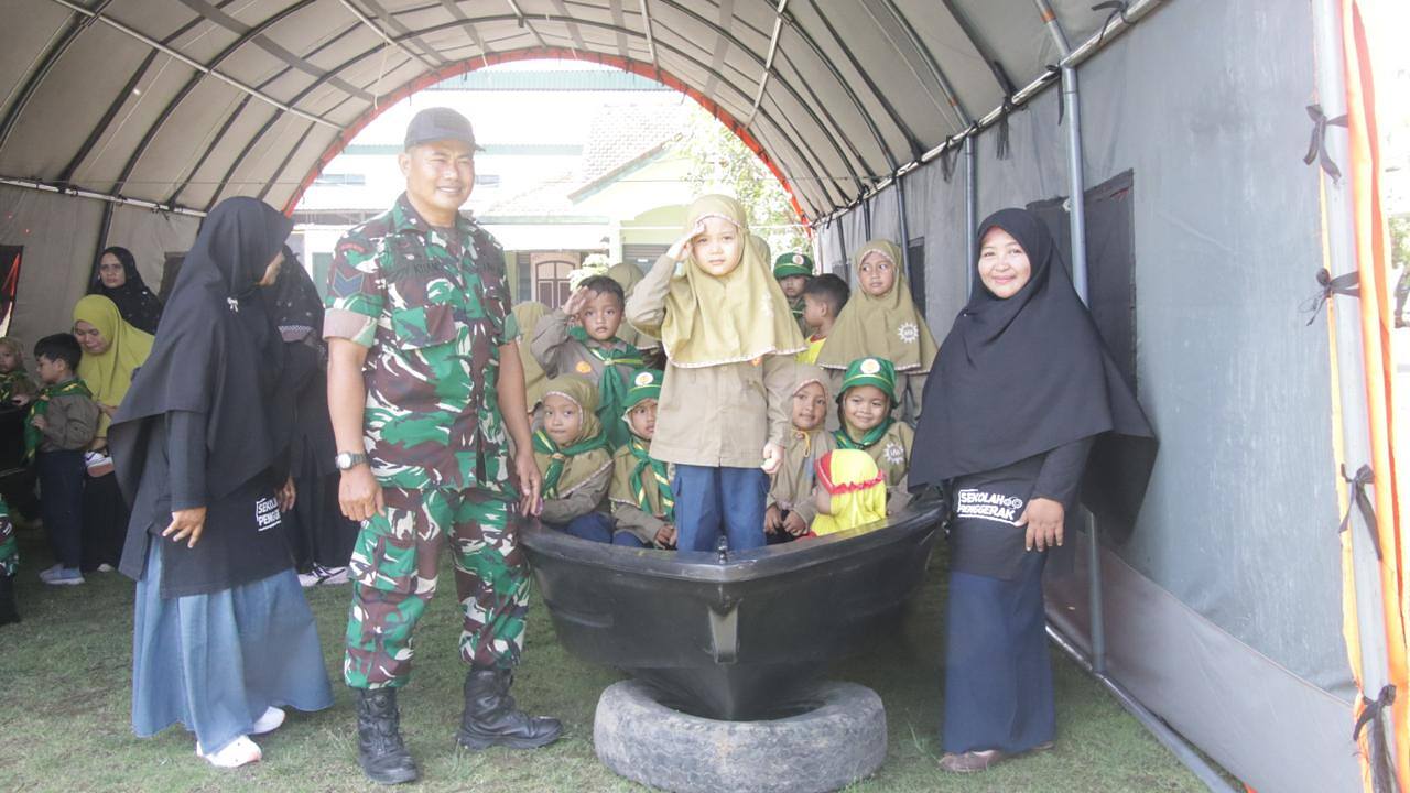 Tanamkan Jiwa Nasionalisme Sejak Dini, Kodim 0812/Lamongan Terima Kunjungan Ceria Siswa PAUD Aisyiyah Bustanul Athfal III