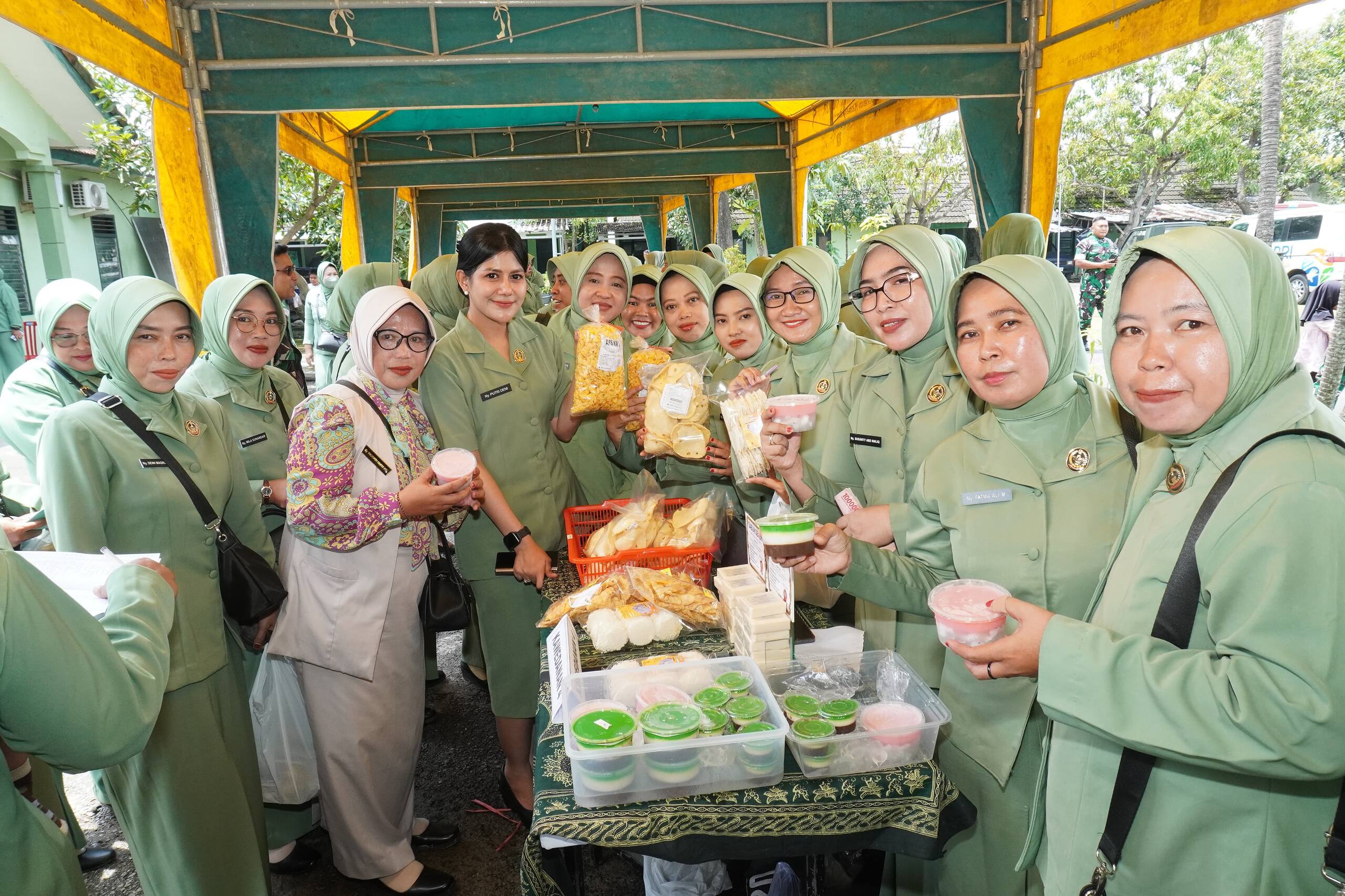 Sinergi dan Mandiri : Persit KCK Cabang XXVII Kodim 0812 Lamongan Gelar Pertemuan Rutin Sekaligus Bazar UMKM Jelang Buka Puasa