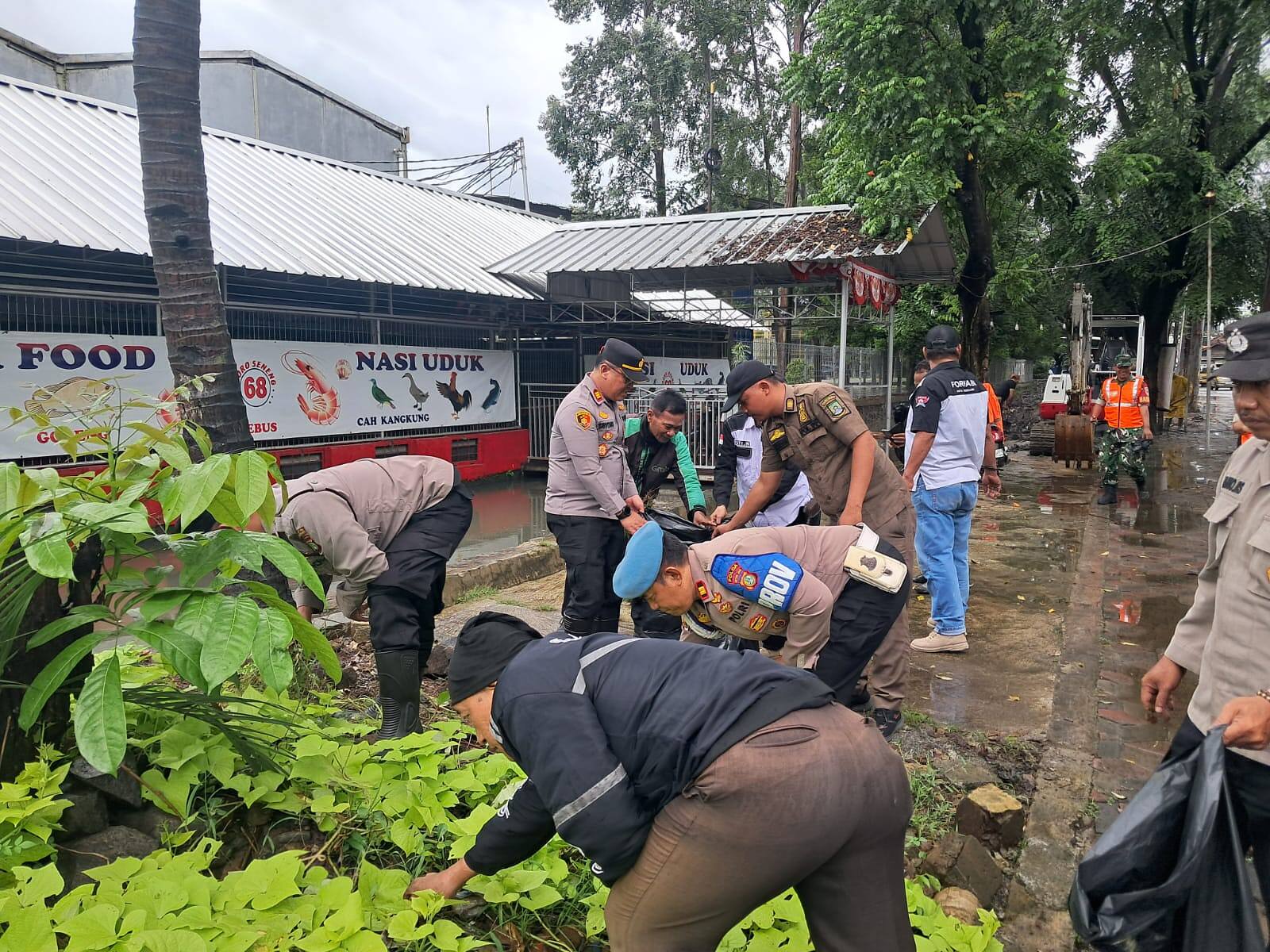77 Personel Gabungan Turun ke Jalan, Wujud Sinergi Jaga Lingkungan di Kecamatan Benda