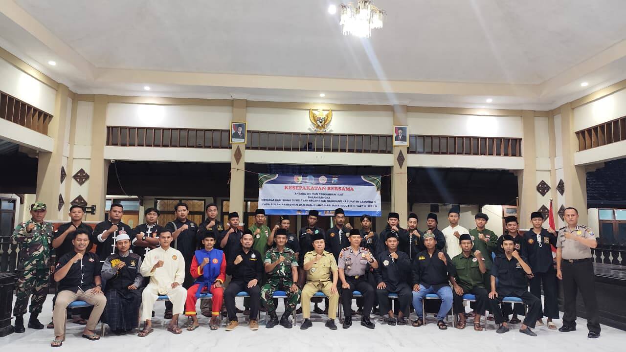 Perkuat Sinergitas, Batuud Koramil 0812/06 Ngimbang Hadiri Kesepakatan Damai Perguruan Silat