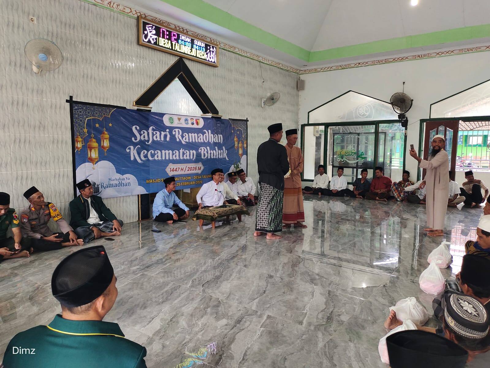 Sinergi TNI-Polri dan Pemerintah Kecamatan Bluluk dalam Safari Ramadhan: Salurkan Amanah Baznas untuk Masyarakat