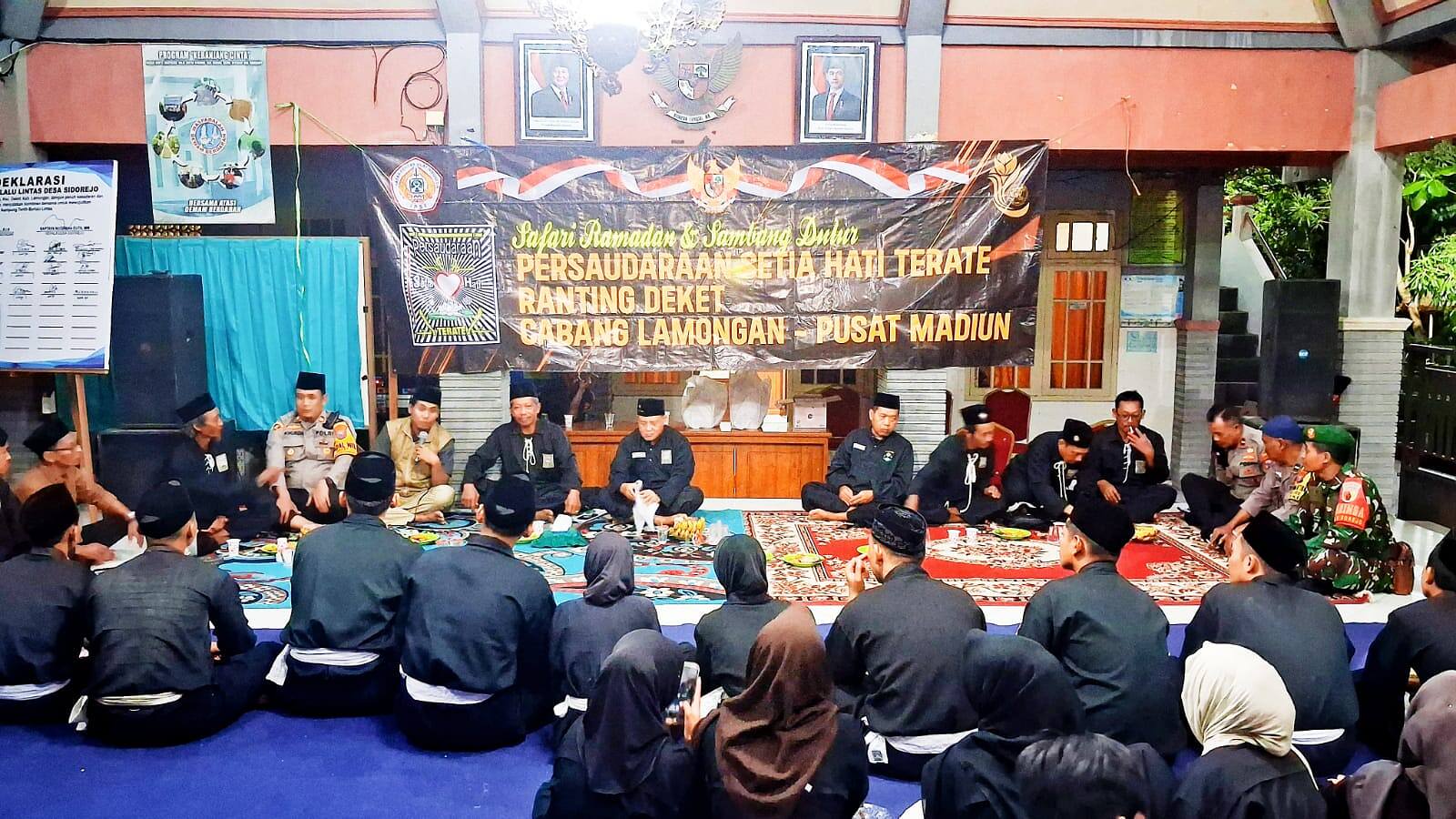 Perkuat Silaturahmi Kamtibmas di Bulan Ramadan, Babinsa Koramil 02 Deket Rangkul Perguruan Silat melalui Safari Ramadan.