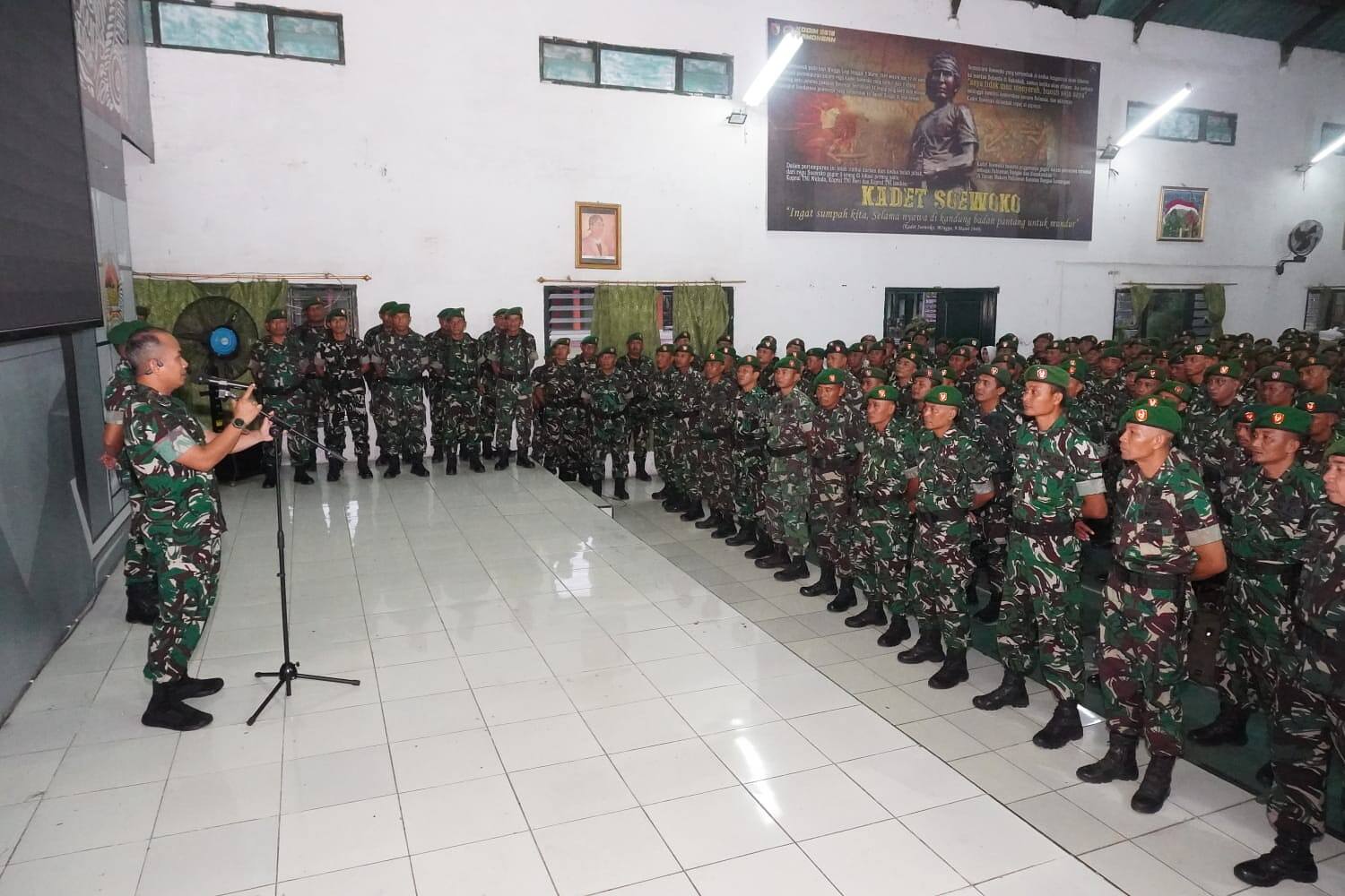 Apel Siaga Kodim 0812/Lamongan Sekaligus Pemberangkatan Cuti Gelombang Hari Raya Idull Fitri 1447 H dan pembagian Parsel. Ini Pesan Dandim