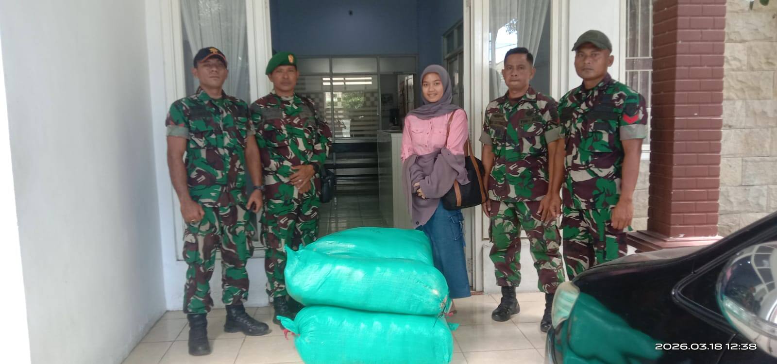 Perkuat Kepedulian Bersama, Kodim 0812/Lamongan Salurkan Zakat Fitrah dan Zakat Mal ke Ponpes hingga Baznas.