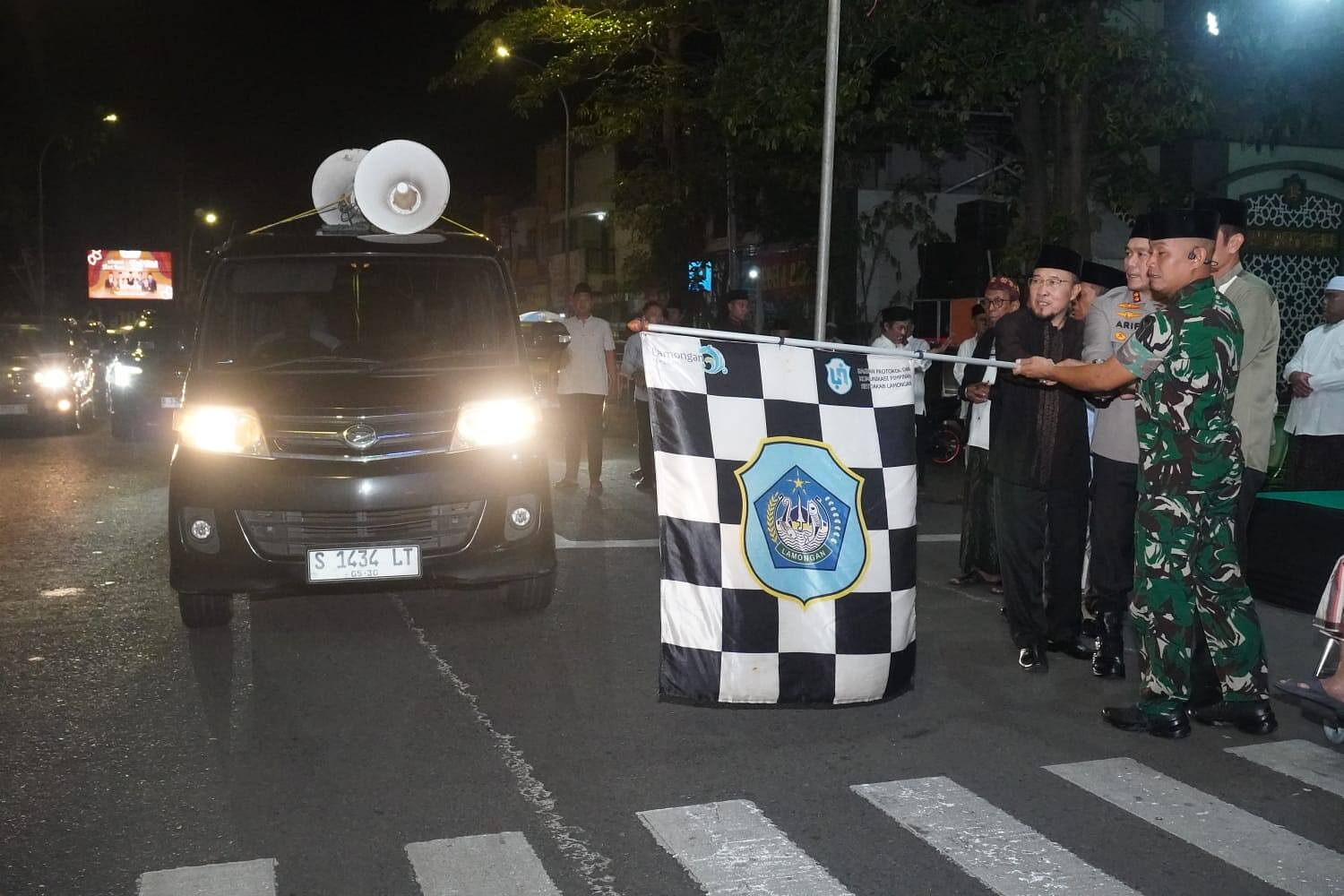 Dandim 0812/Lamongan Bersama Forkopimda Lepas Takbir Keliling Idul Fitri 1447 H