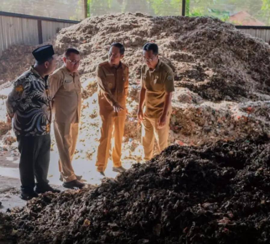 Kunjungan ke Gresik, Lamongan Siap Terapkan Teknologi Waste to Energy