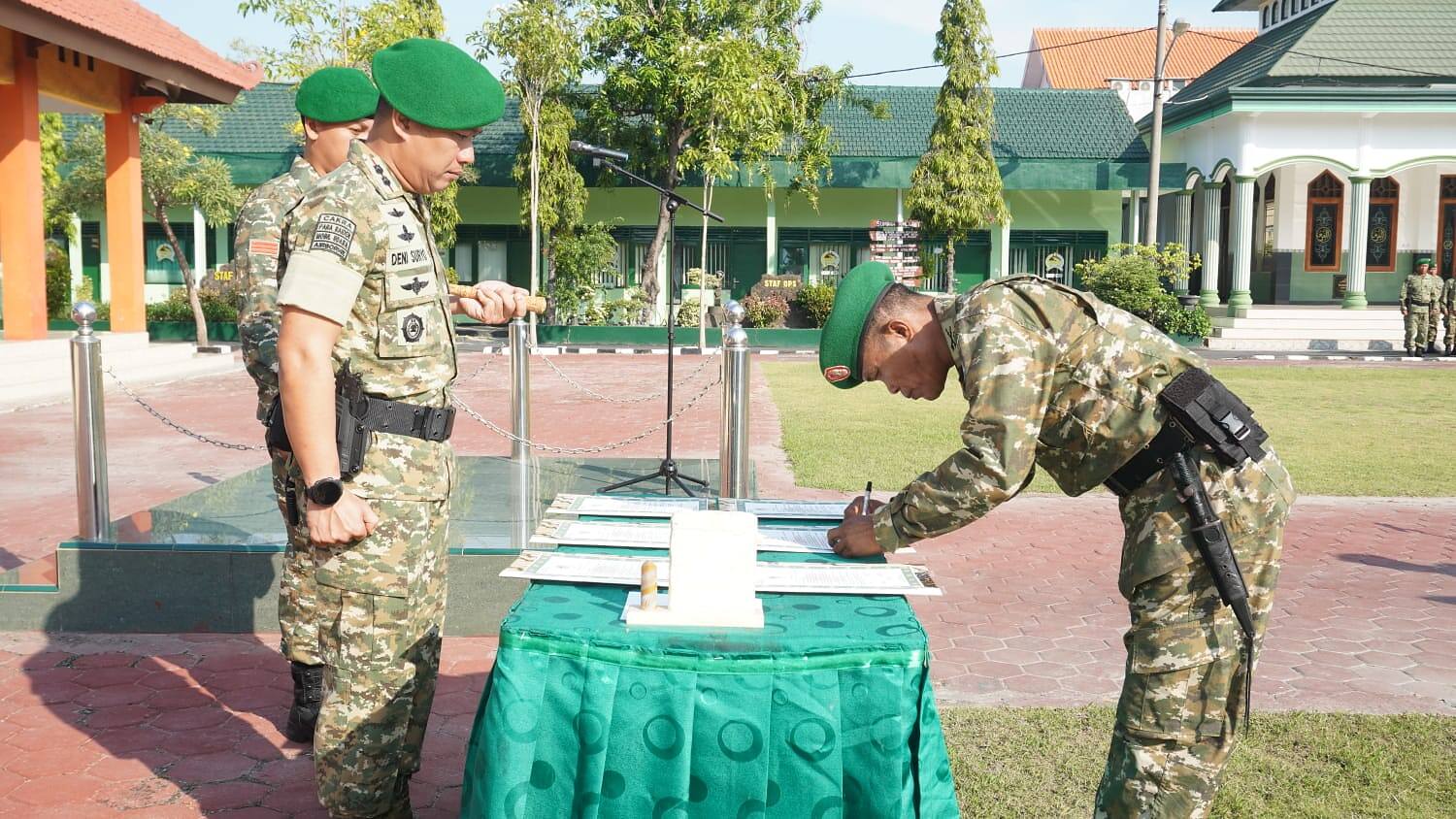 Dandim 0812/Lamongan Pimpin Sertijab Perwira, Tegaskan Mutasi Jabatan Bentuk Penyegaran Organisasi