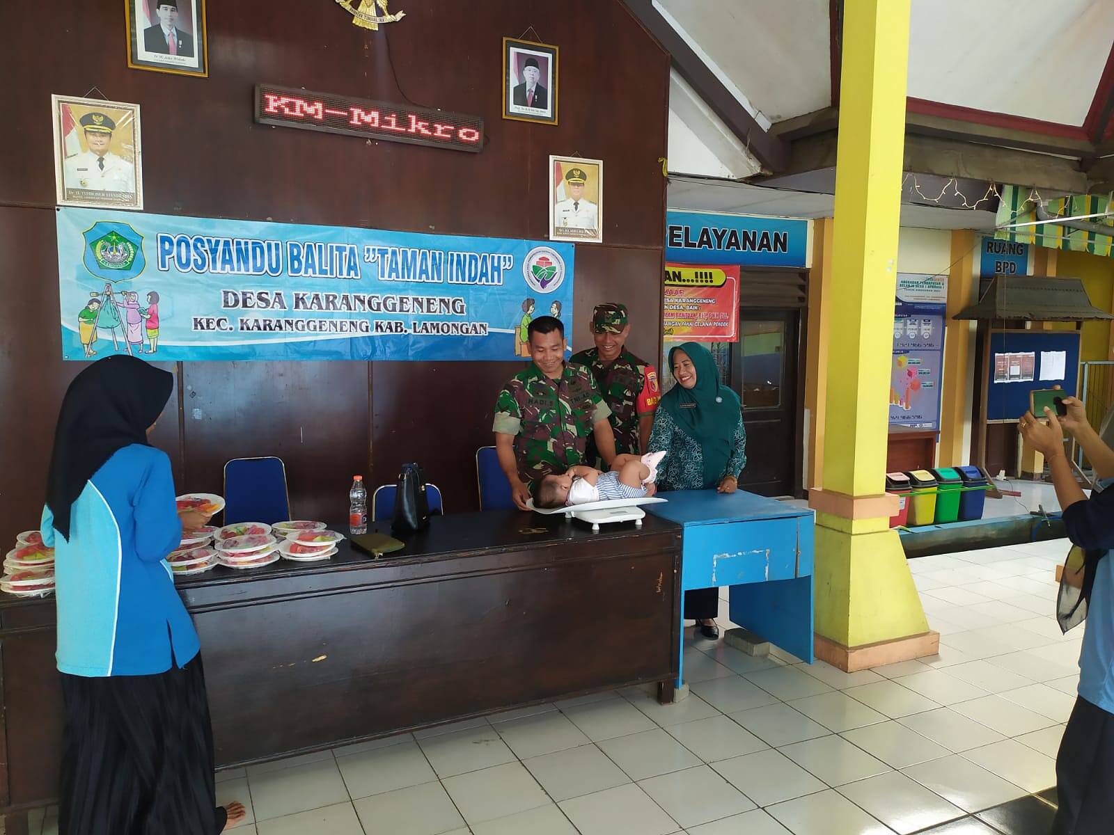 Babinsa Koramil 0812/15 Karanggeneng Dampingi Kegiatan Posyandu, Pastikan Kesehatan Balita Terpantau