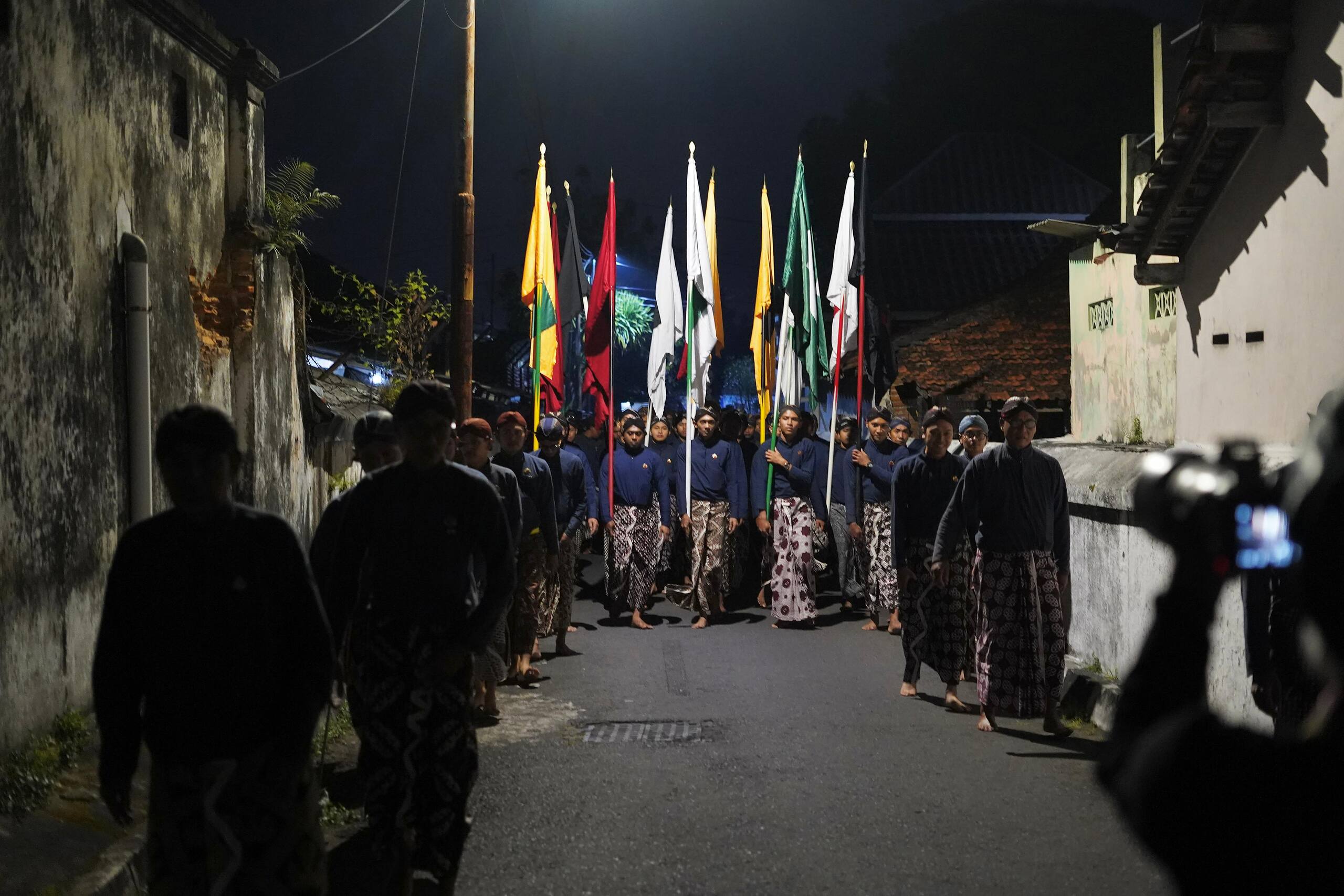 Jaga Warisan Leluhur, Kader Bela Negara Turut Lampah Budaya Mubeng Benteng 2026