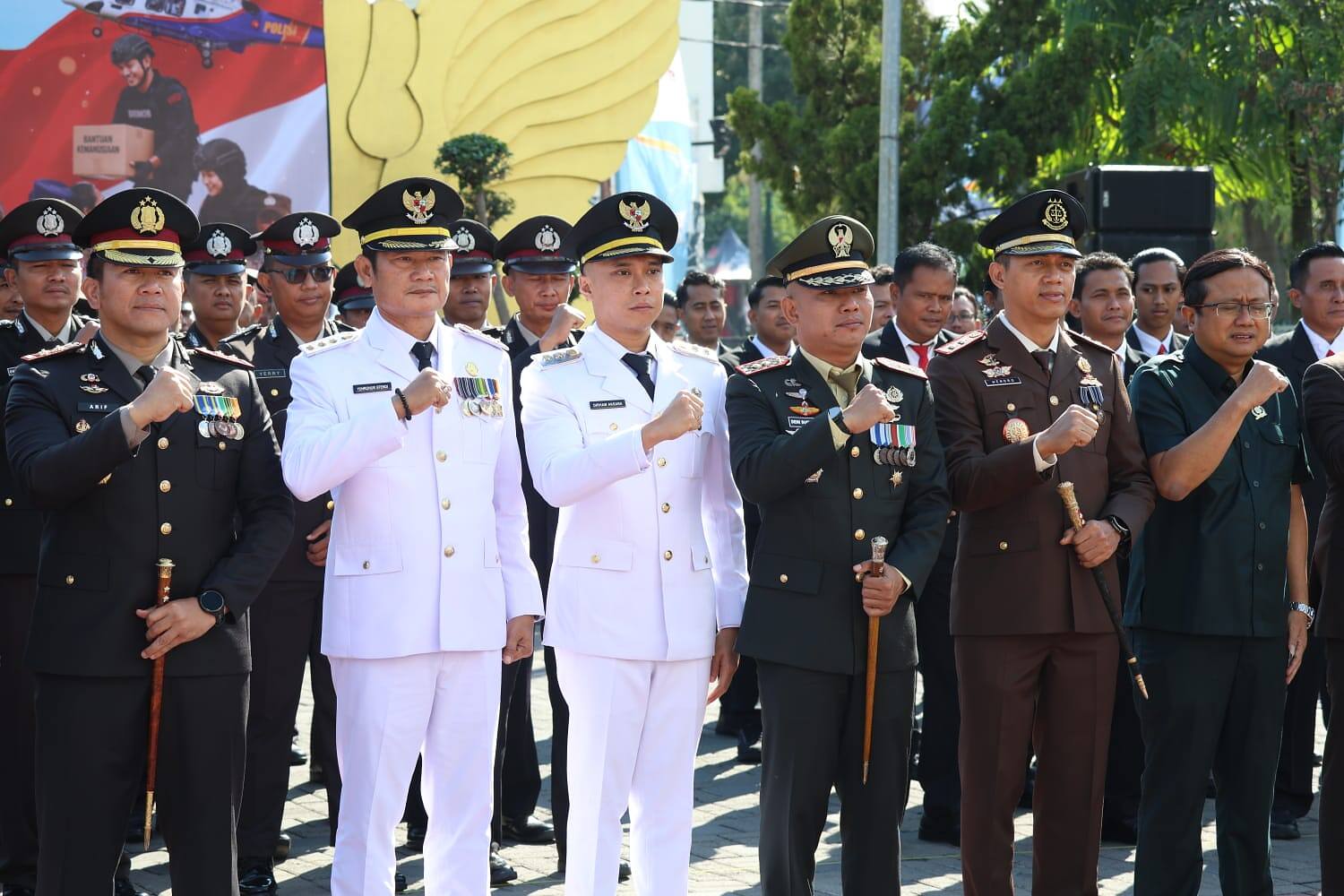 Wujud Sinergi TNI-Polri, Kodim 0812/Lamongan Beri Penghormatan di Hari Bhayangkara ke-80