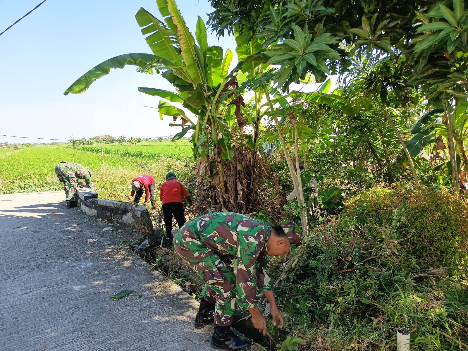 Karya Bakti Normalisasi Saluran Air, Wujud Nyata Kemanunggalan TNI-Rakyat
