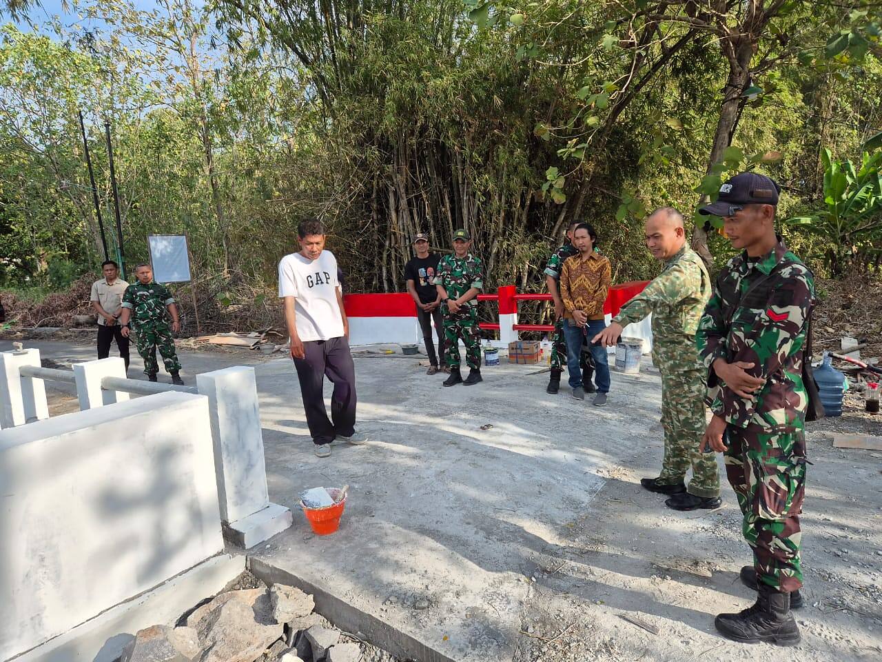 Dandim 0812/Lamongan Pantau Langsung Pembangunan Jembatan Merah Putih