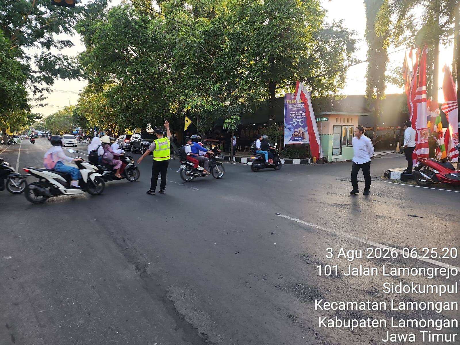 Kapolres Lamongan Tinjau Langsung Pelayanan Pagi di Lapangan