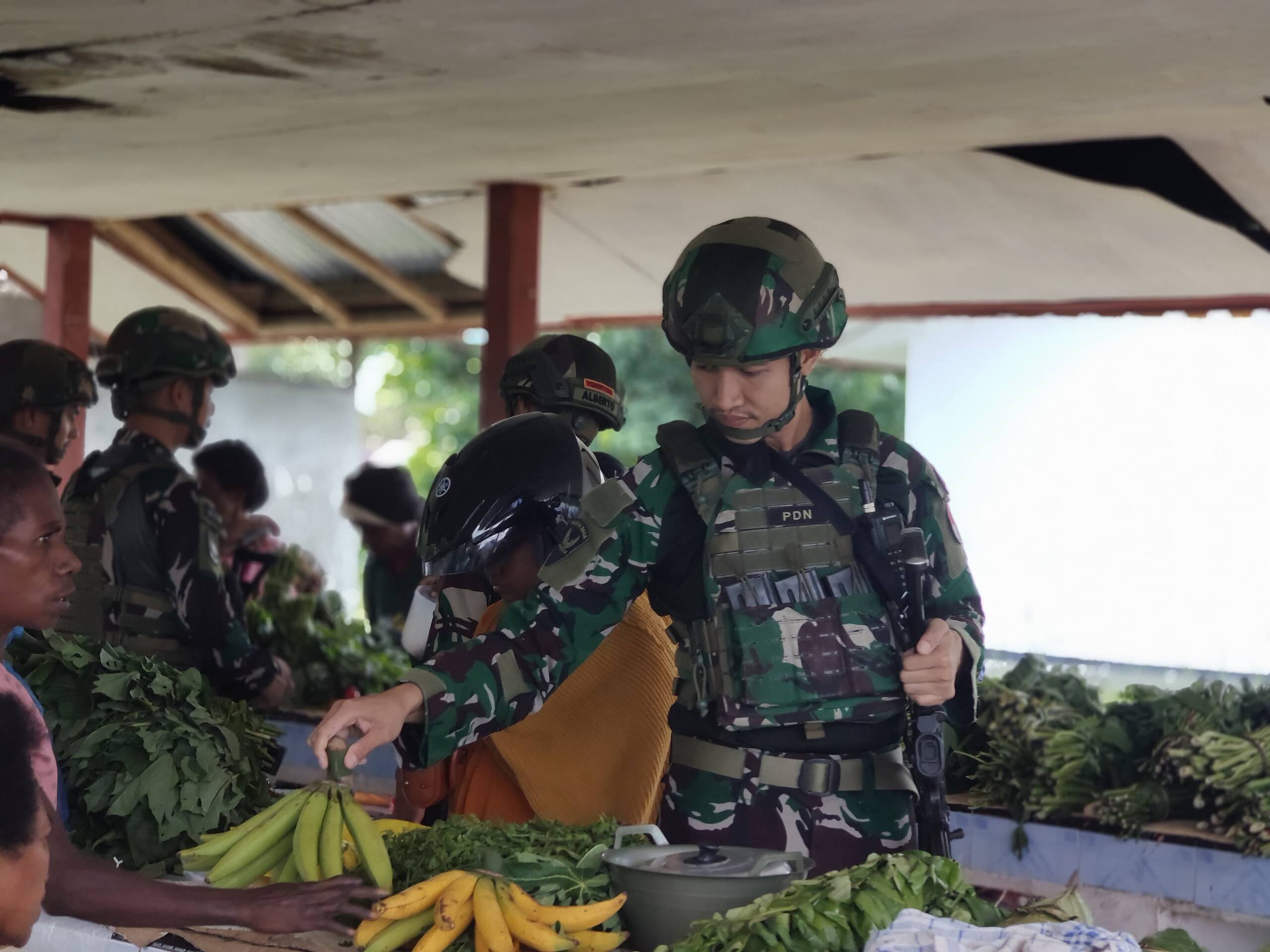 Satgas Pamtas Yonif 764/IB Dorong Ekonomi Masyarakat Perbatasan
