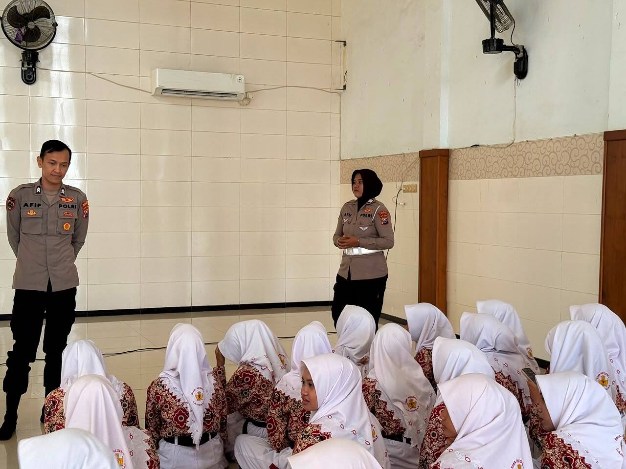 Dinas Pendidikan Jatim dan Polres Lamongan Edukasi Siswa soal Pemanfaatan AI yang Aman dan Bijak