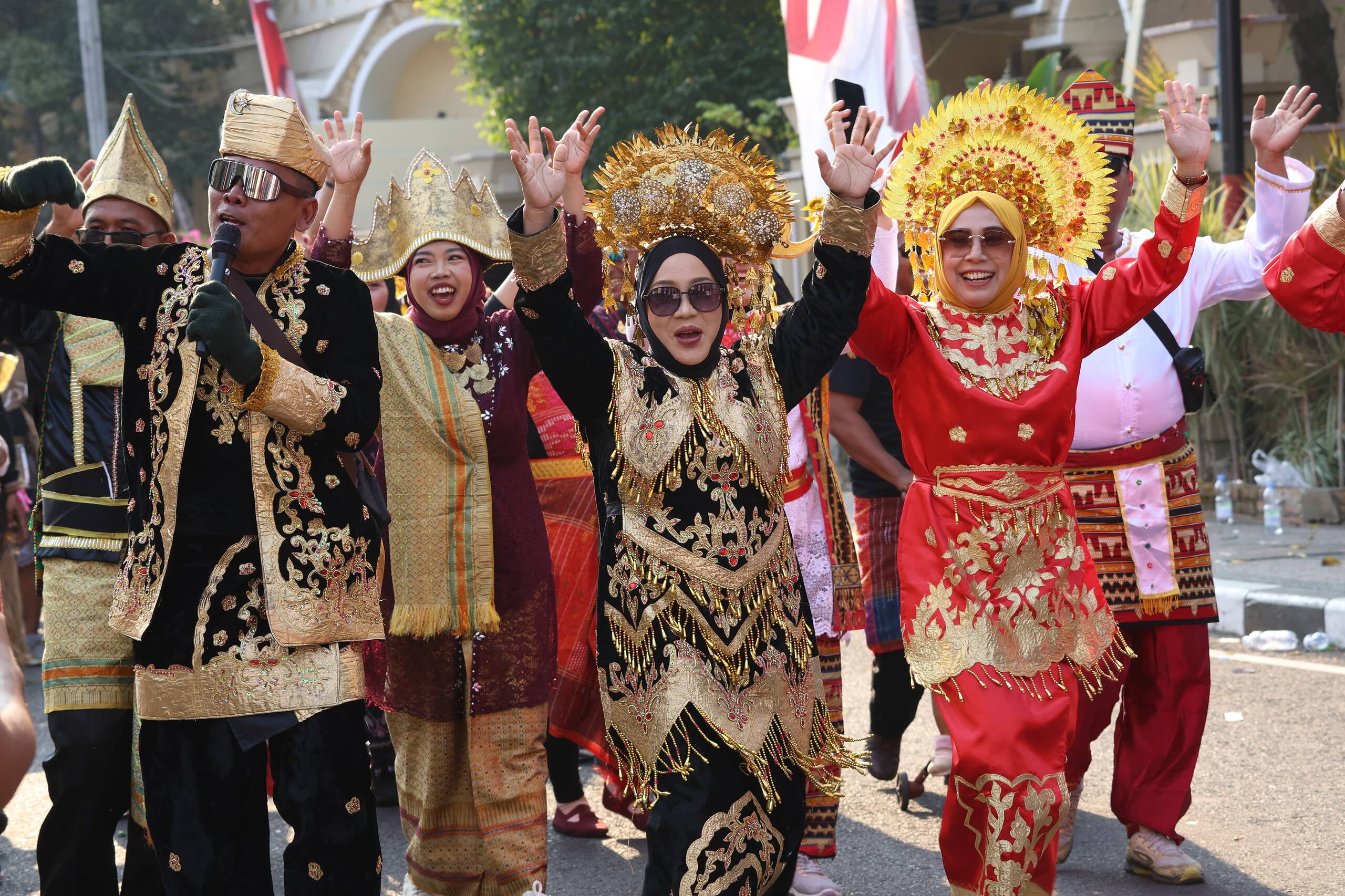Ribuan Peserta Meriahkan Pawai Kemerdekaan di Kota Lamongan