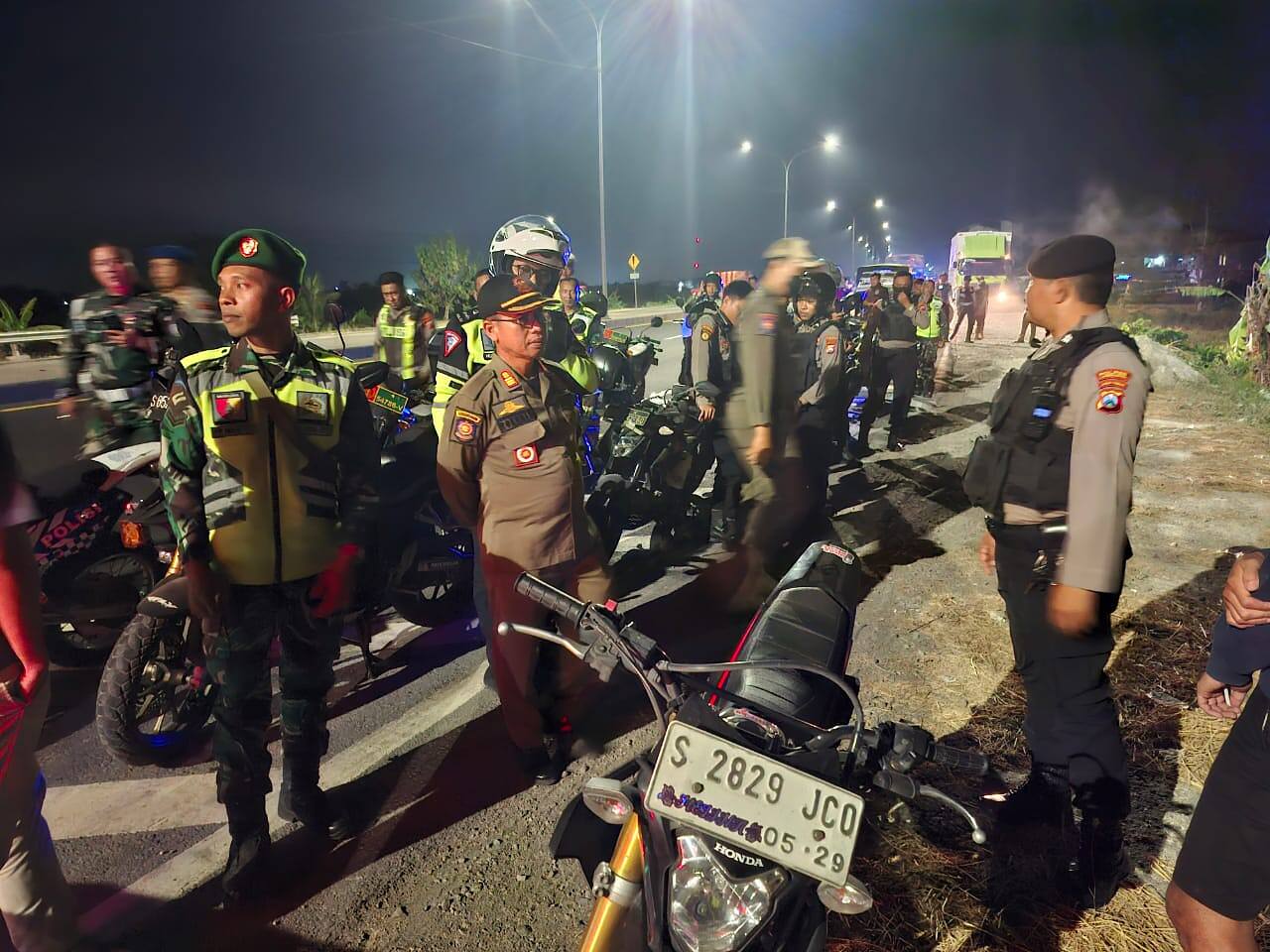 TNI-Polri Bersama Pemkab Lamongan Perkuat Patroli Kamtibmas