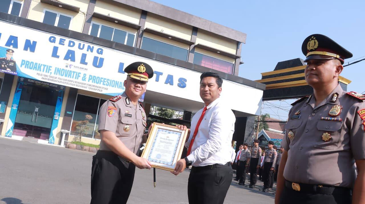 29 Personel dan 3 Polsek Raih Penghargaan Kapolres Lamongan