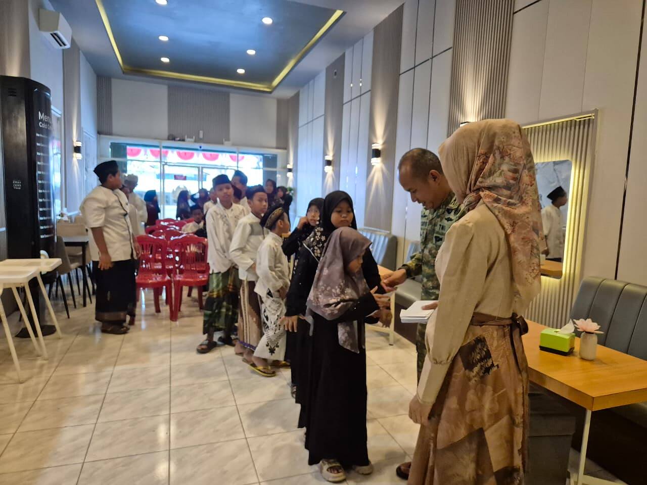 Kodim 0812/Lamongan Gelar Tasyakuran, Anak Yatim Rasakan Berkah dan Kebahagiaan